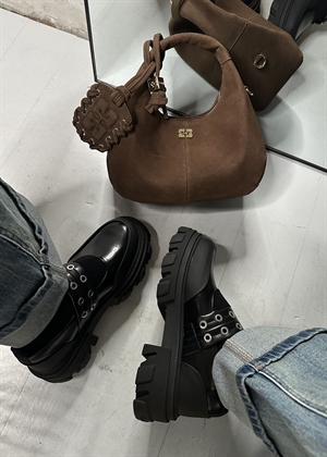 Cleated ballerina box oleatex Sort B1030061 Ganni 